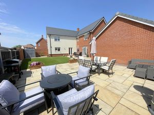 Pershore Way- click for photo gallery